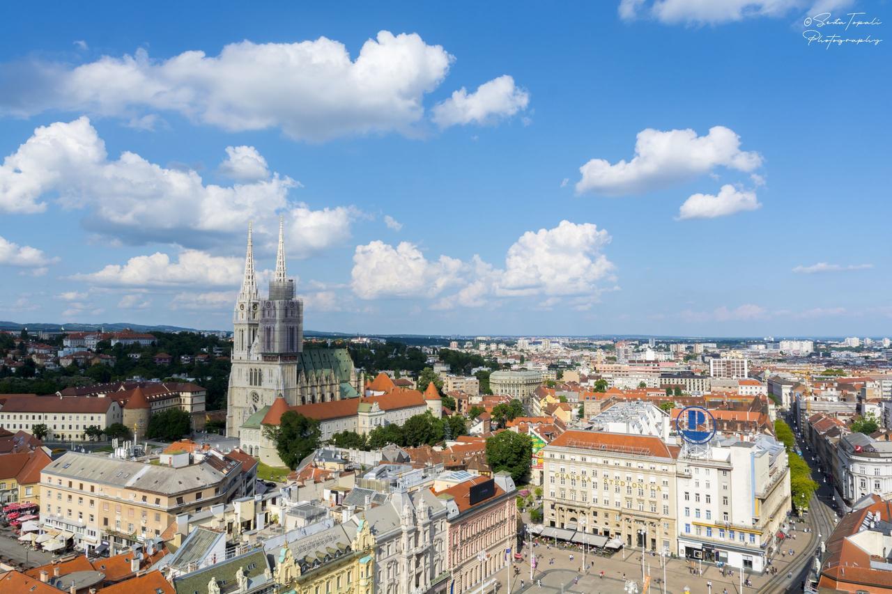 1000 négyzetméteres, 21 hálószobás Apartman 21 fürdőszobával Tresnjevka területén Zágráb Kültér fotó